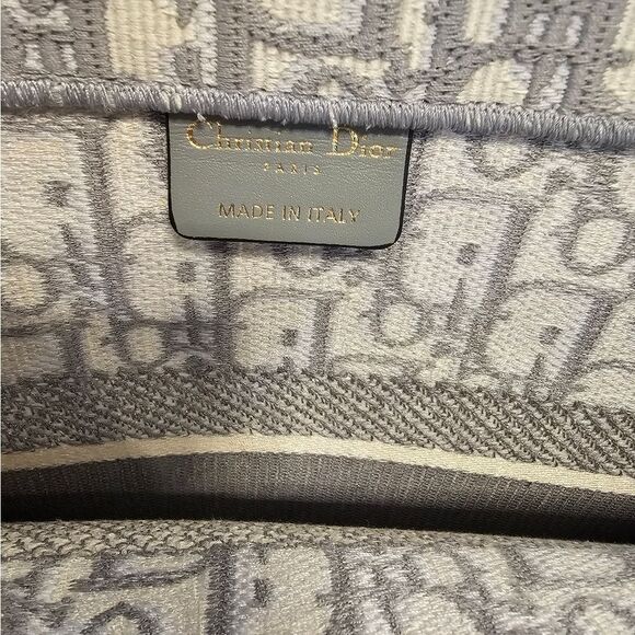 NEW DIOR Medium Book Tote Ecru and Gray Dior Oblique Embroidery - Picture 3 of 7